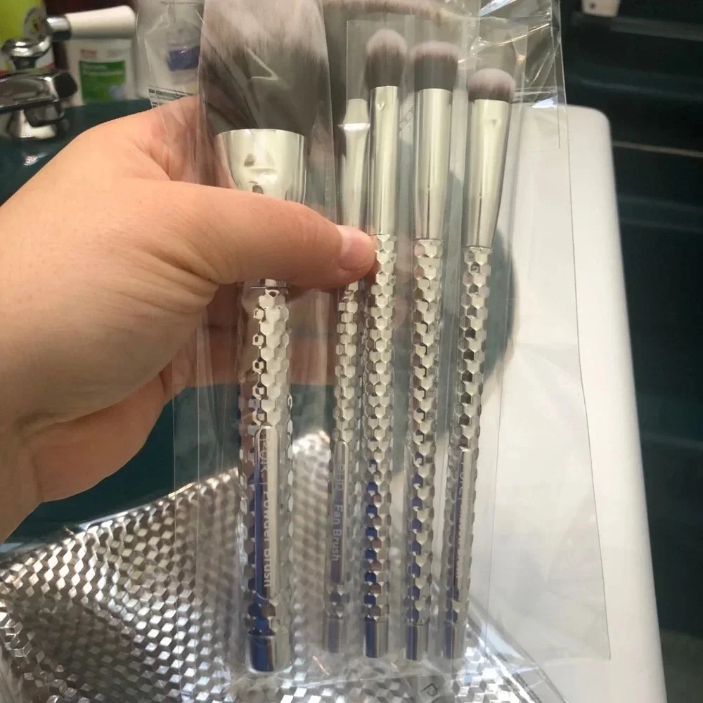 NIB PUR ESSENTIALS BRUSH SET